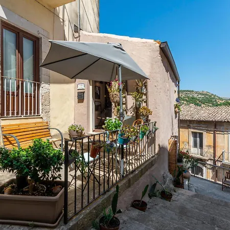 A Timpa Ro Nannu 20, In Center Ibla Tatil Evi Ragusa